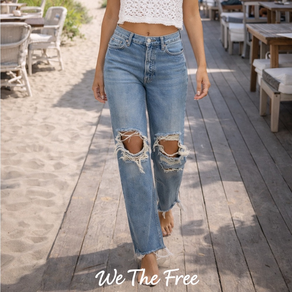 🌸We The Free Distressed Light Blue High-Rise Straight Jeans size 28 boho summer